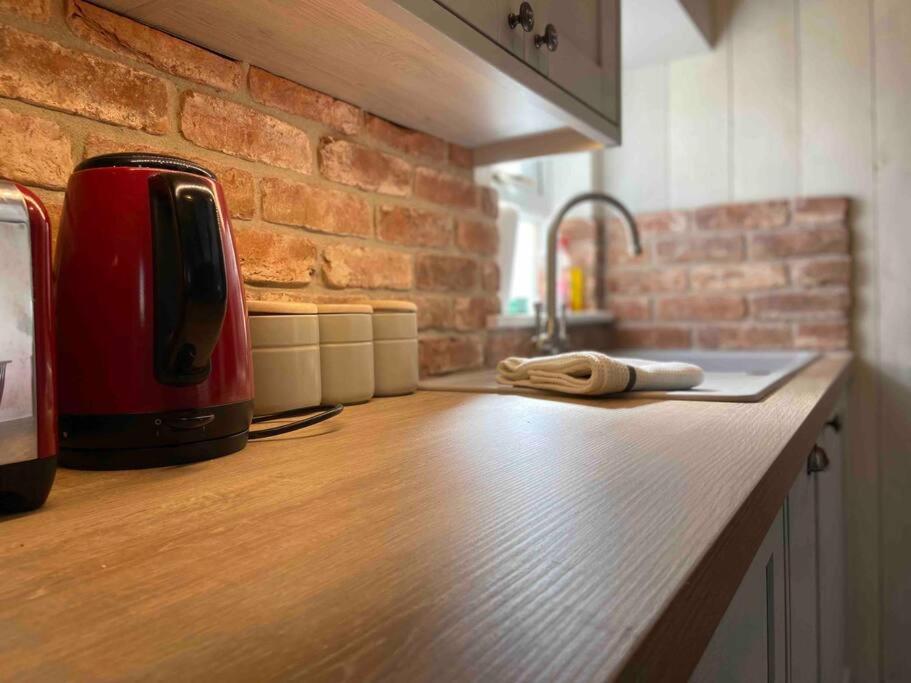 Couples Getaway, With Mountain Views/Dog Friendly Villa Crickhowell Exterior foto