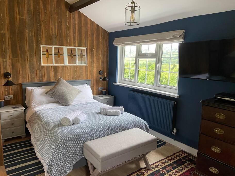 Couples Getaway, With Mountain Views/Dog Friendly Villa Crickhowell Exterior foto