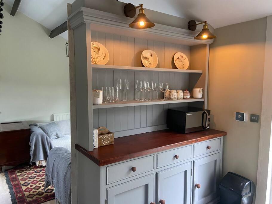 Couples Getaway, With Mountain Views/Dog Friendly Villa Crickhowell Exterior foto
