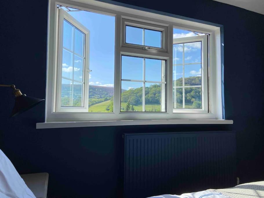 Couples Getaway, With Mountain Views/Dog Friendly Villa Crickhowell Exterior foto
